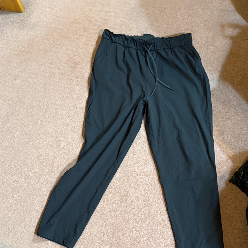 Women's Lululemon On The Fly Black Pants